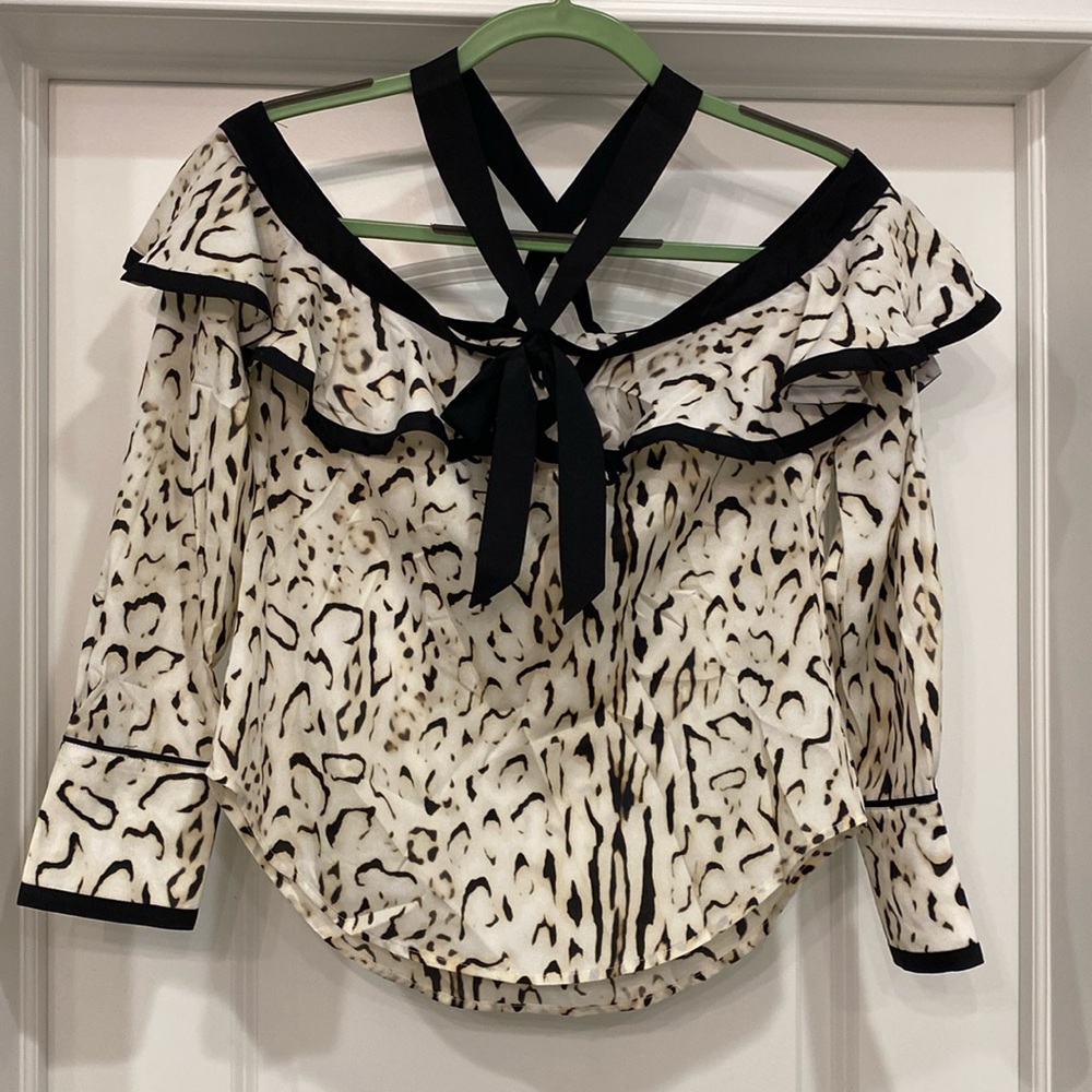 Guess off the shoulder leopard print blouse with pussybow